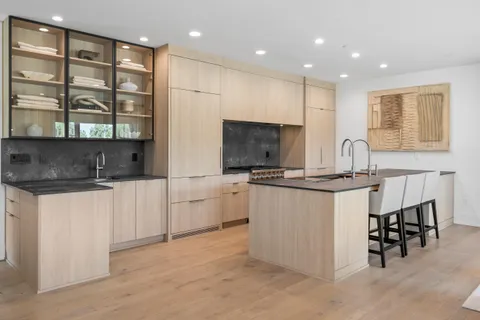 $1,765,000 | 278 High Street, Unit 9, Fontana, WI 53125