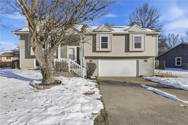 $310,000 | 1177 Greenwood Park, Tonganoxie, KS 66086