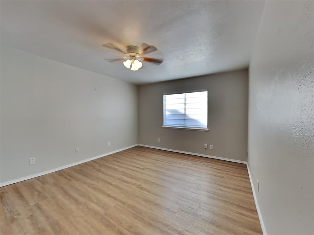 2112 Victoria Road Carrollton, TX 75007 - Photo 11 of 23 Gallery Image 11