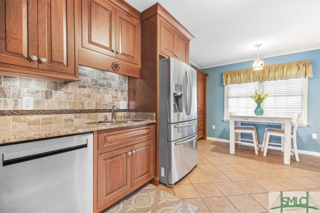 125 Hampshire Road Savannah, GA 31410 - Photo 17 of 40 Gallery Image 17