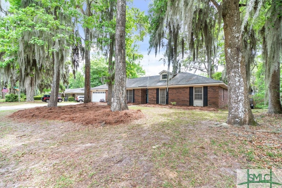 125 Hampshire Road Savannah, GA 31410 - Photo 2 of 40 Gallery Image 2
