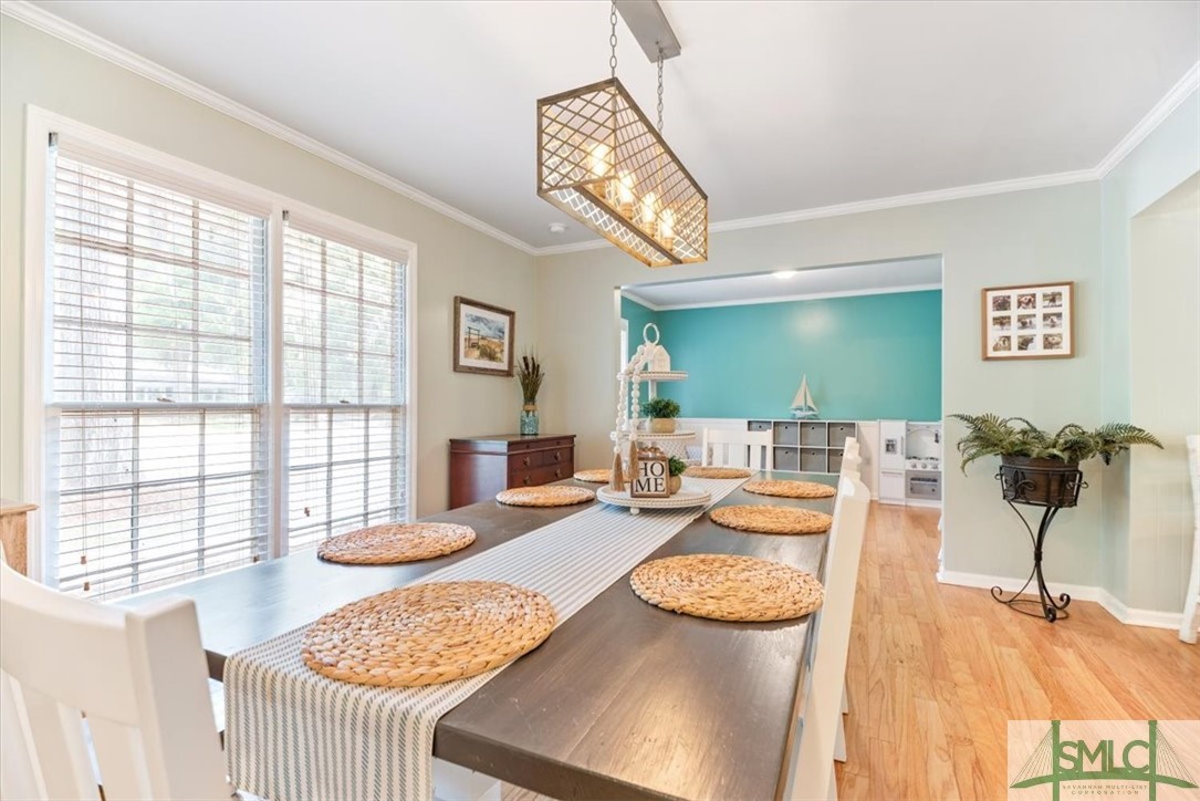 125 Hampshire Road Savannah, GA 31410 - Photo 5 of 40 Gallery Image 5
