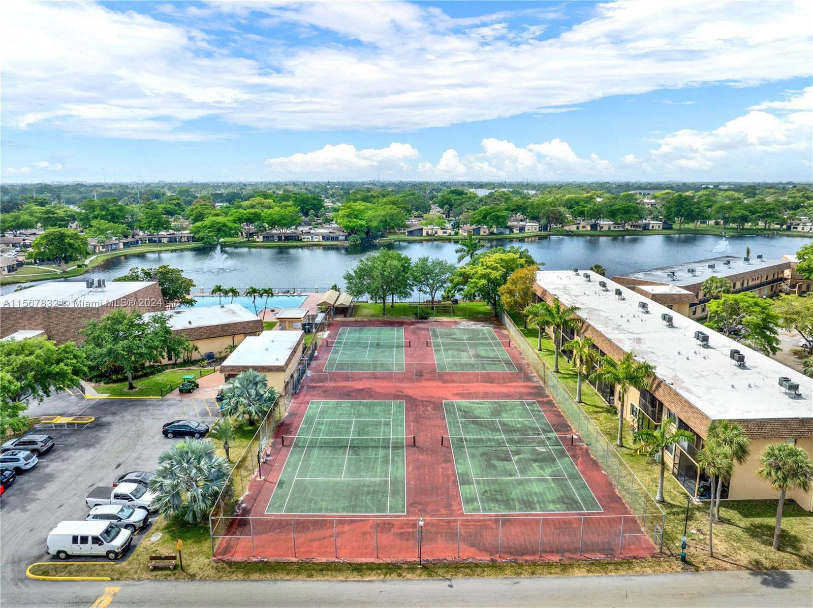 100 Berkley Road, Unit 306 Hollywood, FL 33024 - Photo 17 of 18 Gallery Image 17