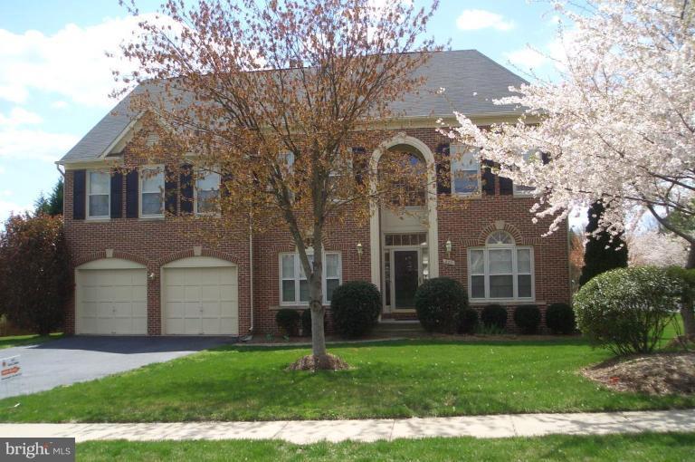 14221 Stone Chase Way Centreville, VA 20121 - Photo 1 of 17 Exterior (Main)
