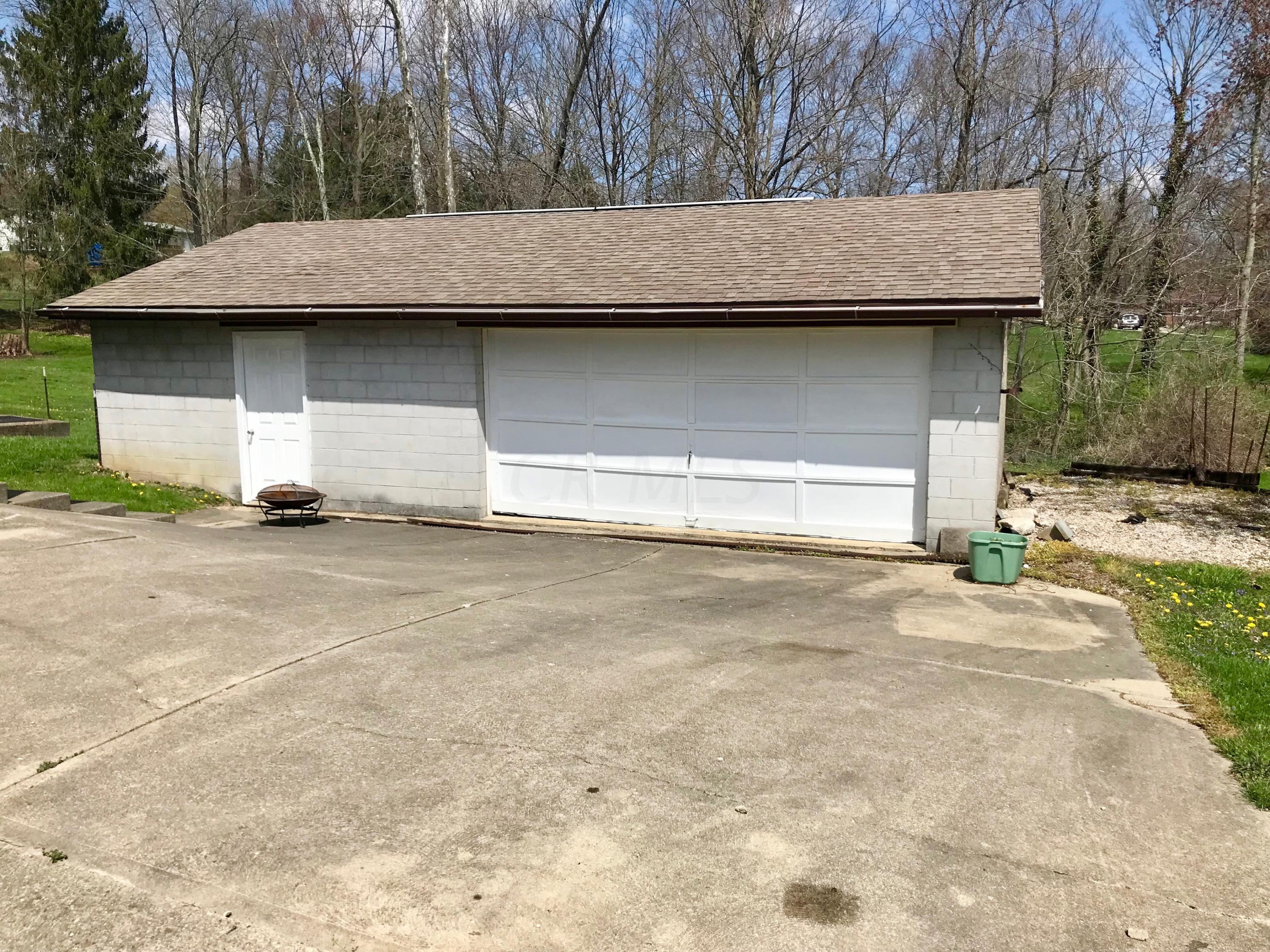 65 Delmar Stroll Road Southeast Newark, OH 43056 - Photo 3 of 22