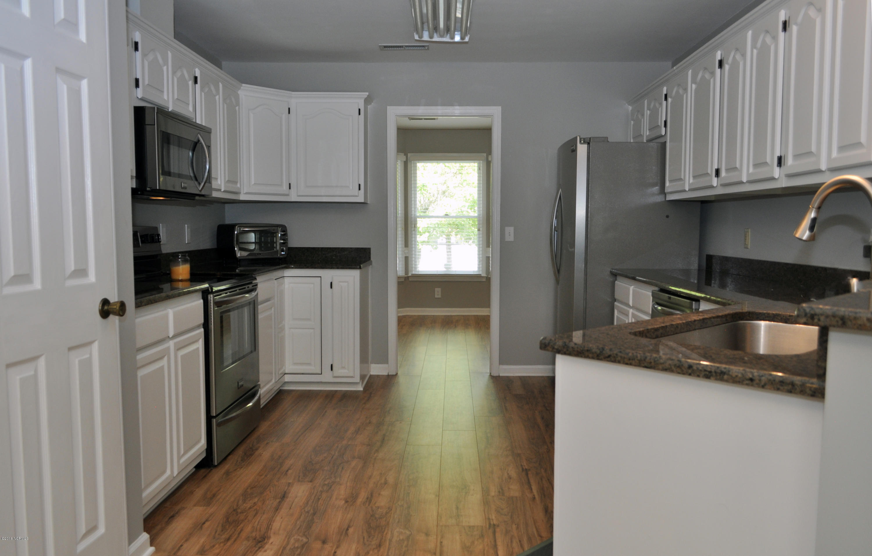 300 Wiregrass Road Wilmington, NC 28405 - Photo 9 of 43 Wiregrass 24