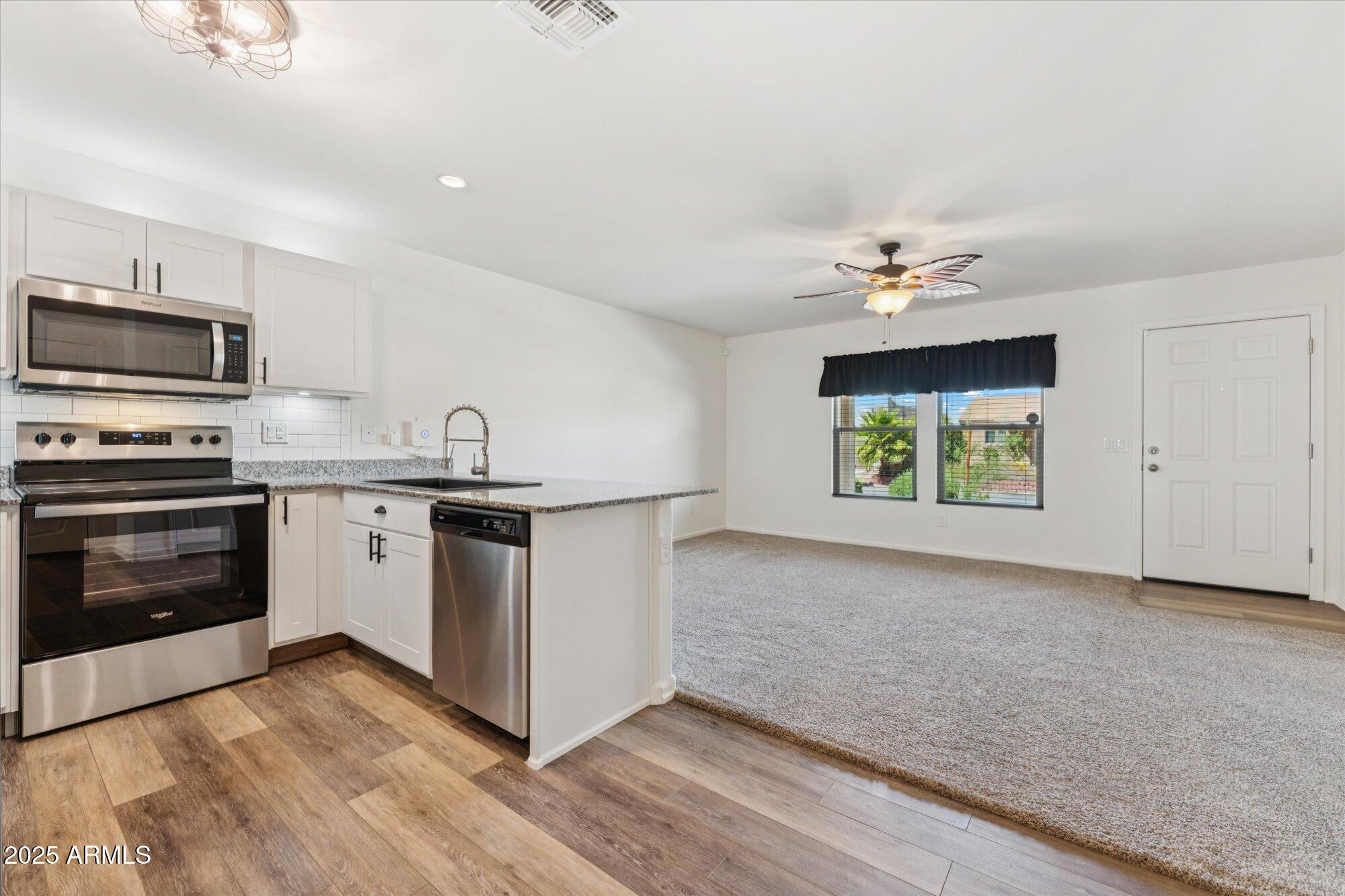 446 Reizen Drive Morristown, AZ 85342 - Photo 6 of 17 05-DSC05081