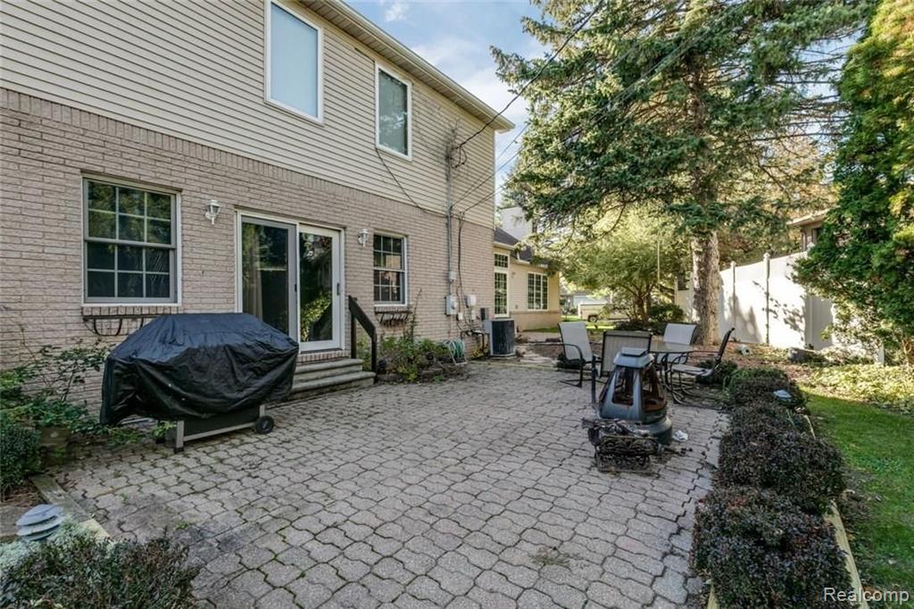 817 Wilwood Road Rochester Hills, MI 48309 - Photo 40 of 44