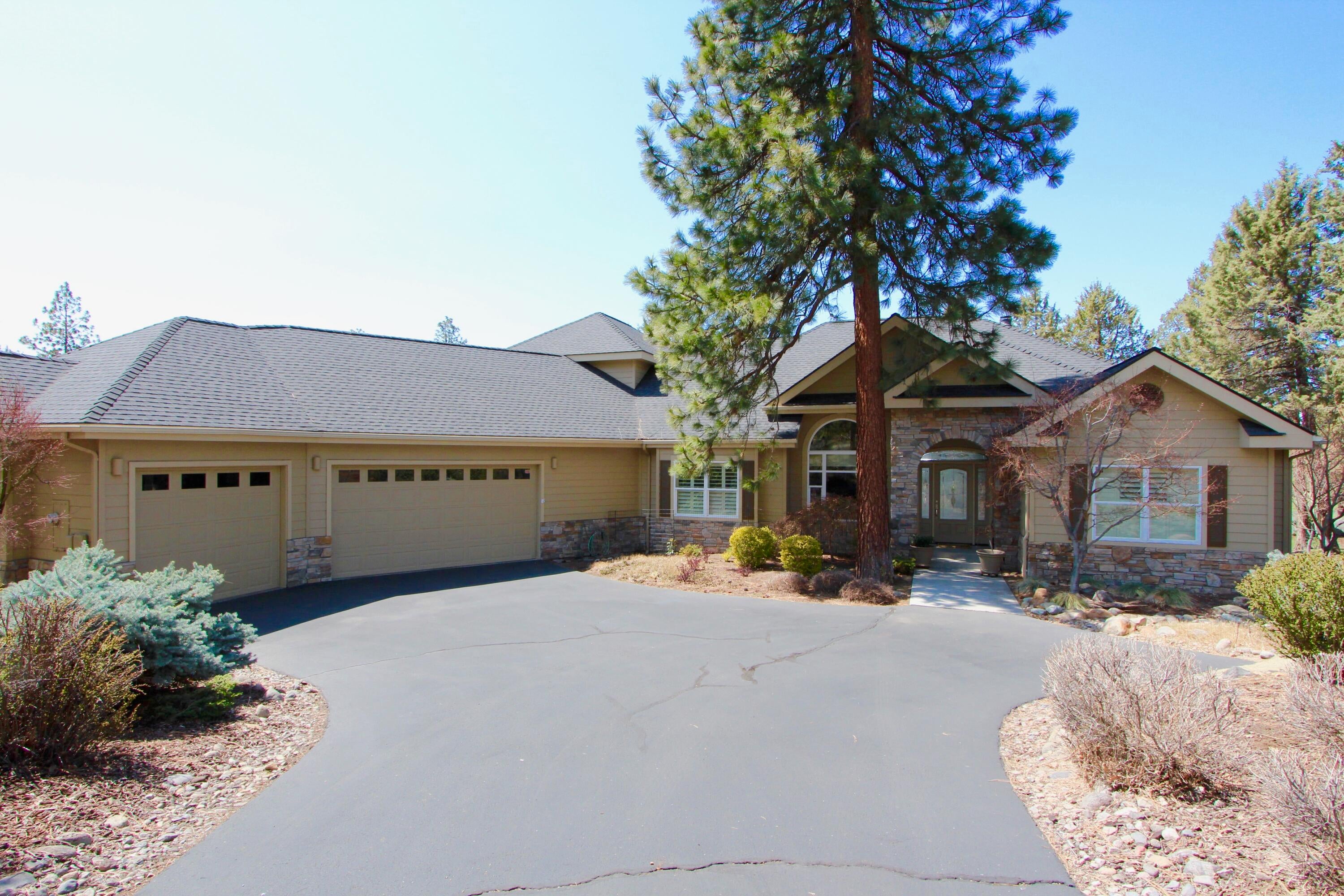 10720 Kestrel Road Klamath Falls, OR 97601 - Photo 2 of 45 IMG_1237
