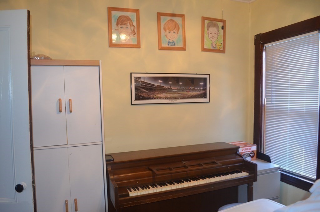 304 Cumberland Road Lowell, MA 01850 - Photo 17 of 34 Gallery Image 17