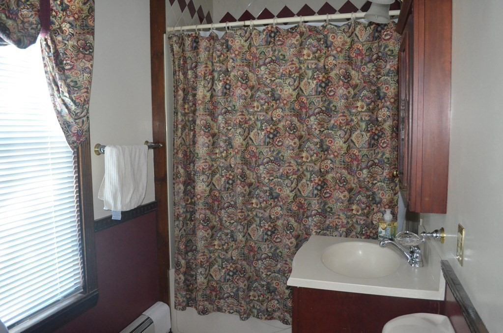 304 Cumberland Road Lowell, MA 01850 - Photo 18 of 34 Gallery Image 18