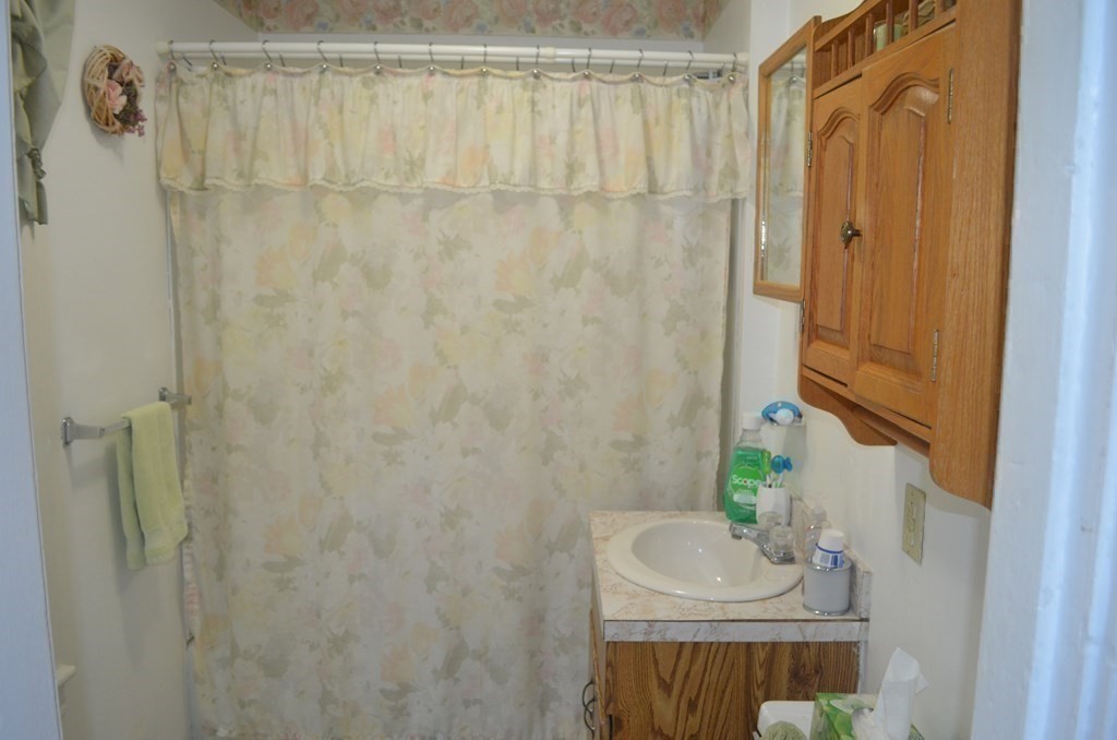 304 Cumberland Road Lowell, MA 01850 - Photo 27 of 34 Gallery Image 27