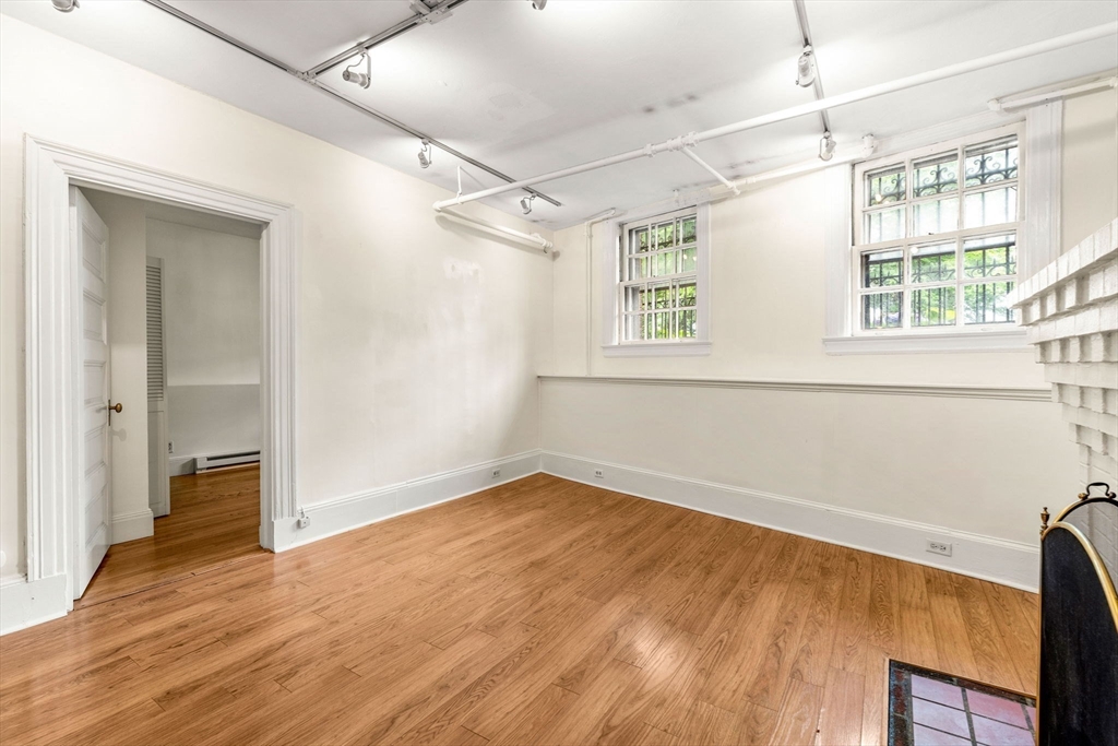 112 Pinckney Street, Unit 4 Boston, MA 02114 - Photo 6 of 27