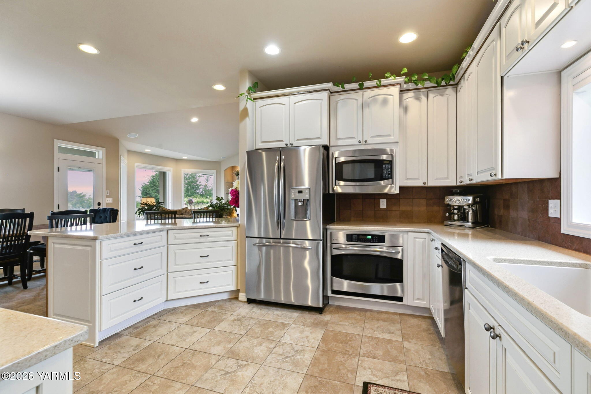 6360 Naches Heights Road Yakima, WA 98908 - Photo 25 of 38 Kitchen