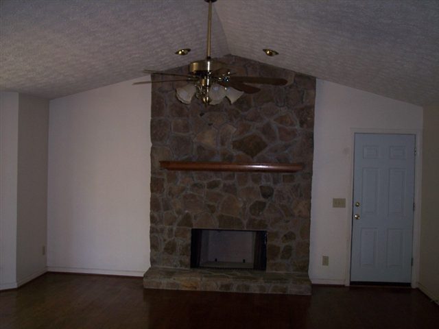 584 Knight Road Gray Court, SC 29645 - Photo 3 of 14
