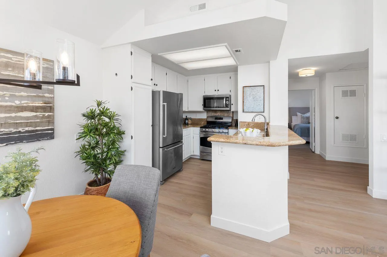 4045 Carmel View Road, Unit 88 San Diego, CA 92130 - Photo 4 of 34