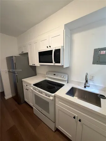 $1,400 | 640 Southwest 5th Street, Unit 4, Miami, FL 33130