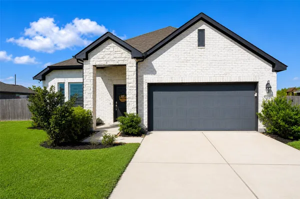 $389,000 | 11206 Youngquist Drive, Dayton, TX 77535