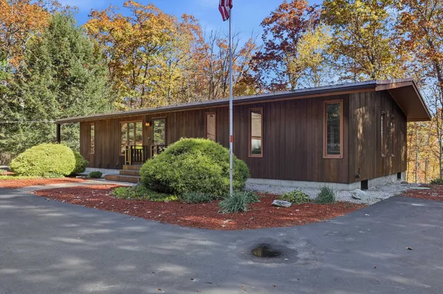 $535,000 | 155 Londonderry Turnpike, Hooksett, NH 03106