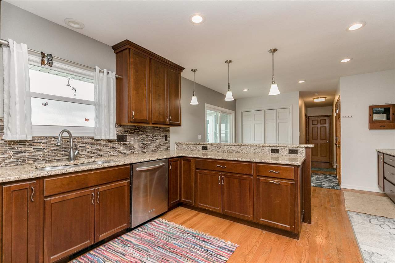 5057 Beverly Road Southwest Cedar Rapids, IA 52404 - Photo 17 of 37 Gallery Image 17