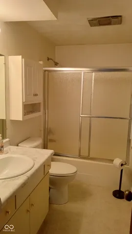 $155,000 | 2033 Alhambra Court, Unit B, Anderson, IN 46013