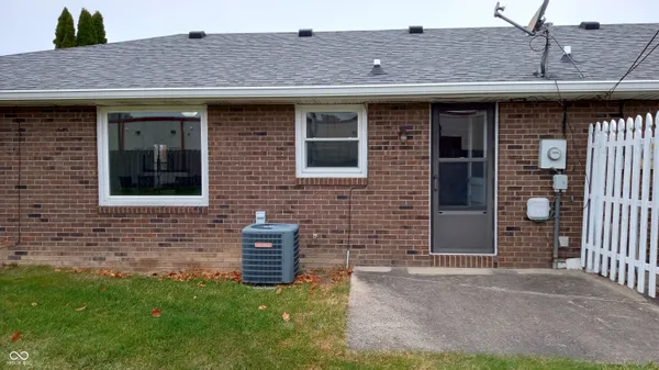 $139,900 | 2033 Alhambra Court, Unit B, Anderson, IN 46013