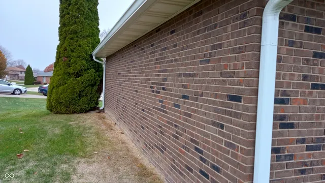 $155,000 | 2033 Alhambra Court, Unit B, Anderson, IN 46013