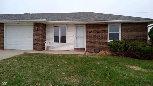 $139,900 | 2033 Alhambra Court, Unit B, Anderson, IN 46013