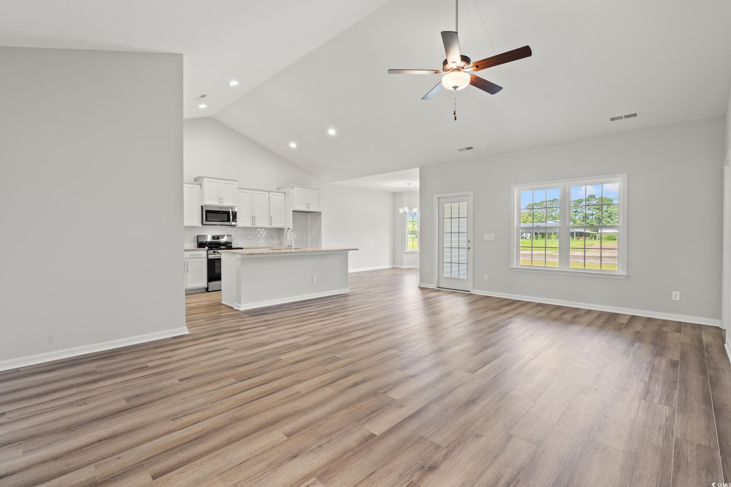 379 West Dogwood Road Loris, SC 29569 - Photo 3 of 18