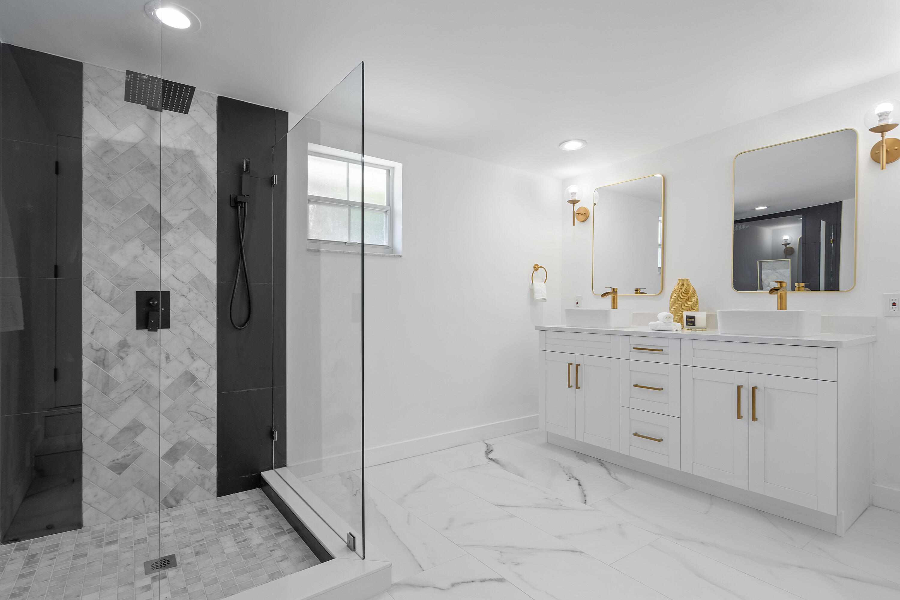 1505 Northeast 4th Avenue Boca Raton, FL 33432 - Photo 15 of 34 Master Bathroom