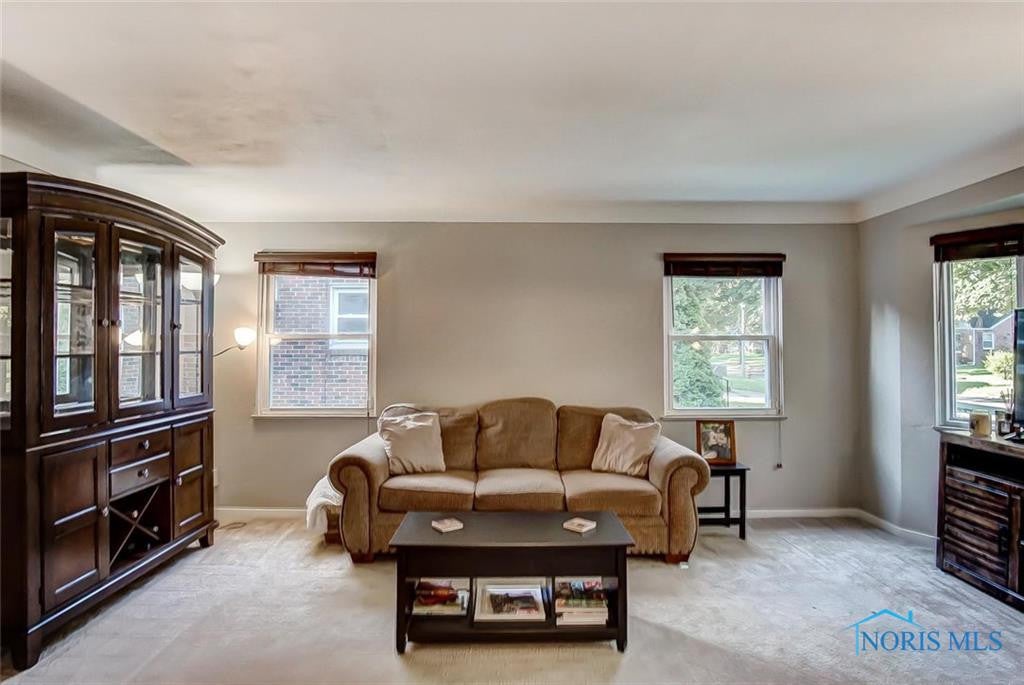 4210 Garrison Road Toledo, OH 43613 - Photo 6 of 36 Gallery Image 6