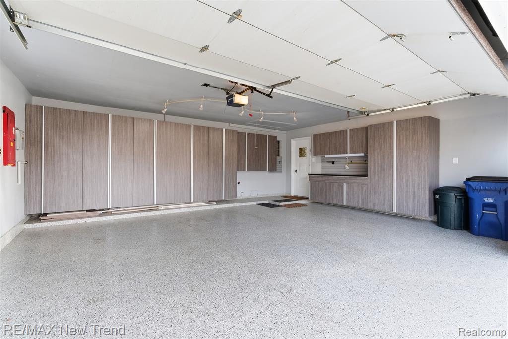 1043 Westview Road Bloomfield Hills, MI 48304 - Photo 37 of 43