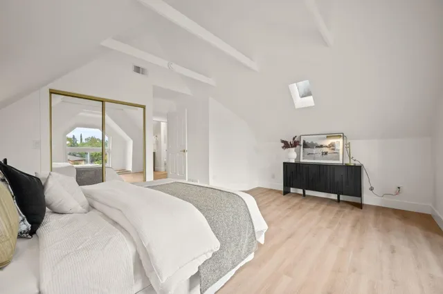 a view of a dinning table and chairs in the patio