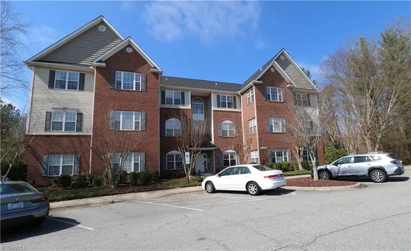 $1,650 | 6901 Hanesbrook Circle, Unit 102, Clemmons, NC 27012