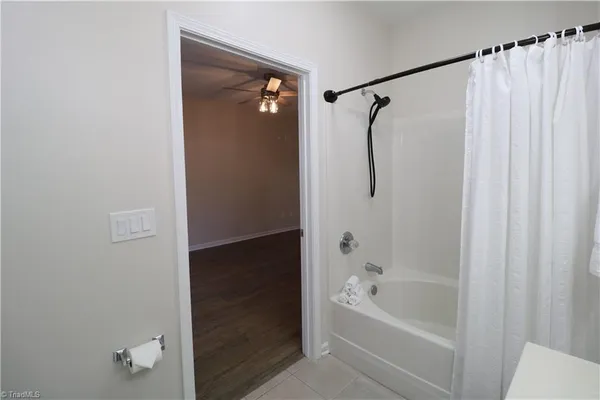 $1,650 | 6901 Hanesbrook Circle, Unit 102, Clemmons, NC 27012