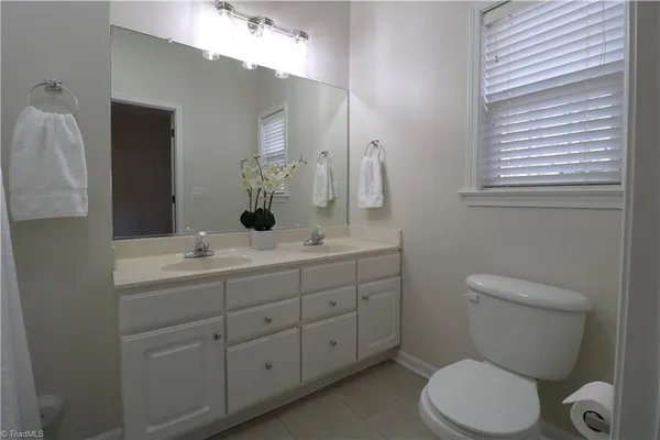 $1,650 | 6901 Hanesbrook Circle, Unit 102, Clemmons, NC 27012