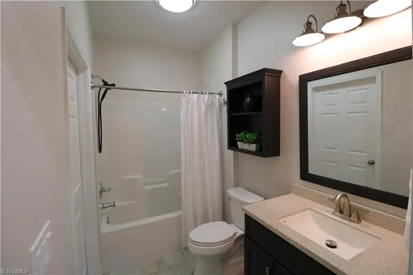 $1,650 | 6901 Hanesbrook Circle, Unit 102, Clemmons, NC 27012