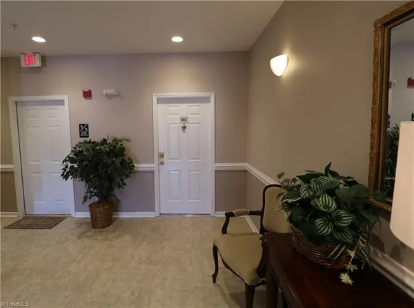 $1,650 | 6901 Hanesbrook Circle, Unit 102, Clemmons, NC 27012