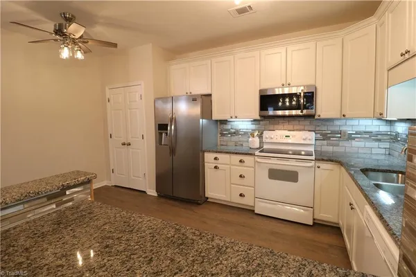 $1,650 | 6901 Hanesbrook Circle, Unit 102, Clemmons, NC 27012