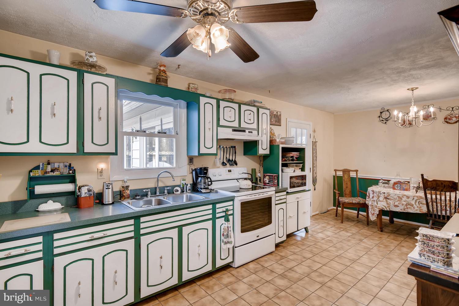 4727 Archer Road Whiteford, MD 21160 - Photo 4 of 26 Spacious kitchen with table space!