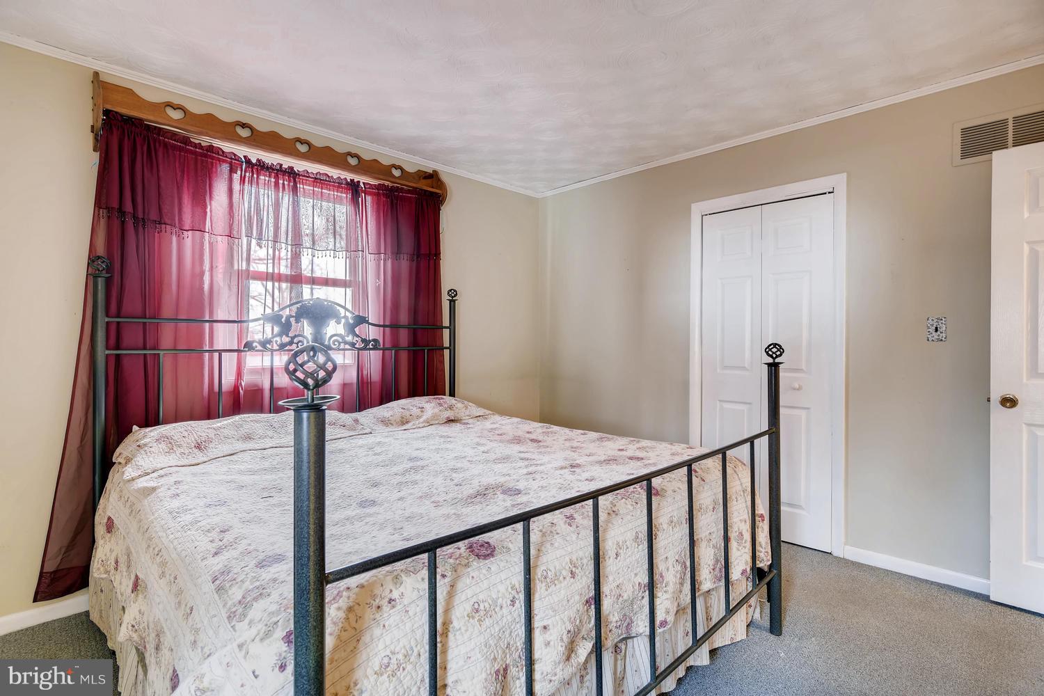 4727 Archer Road Whiteford, MD 21160 - Photo 10 of 26 Nice size bedroom!