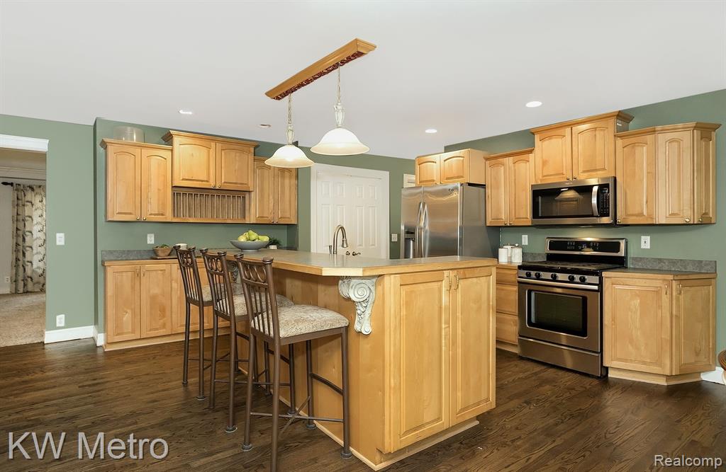 3462 Hazelton Avenue Rochester Hills, MI 48307 - Photo 11 of 44