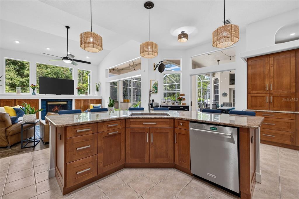 9136 Highland Ridge Way Tampa, FL 33647 - Photo 11 of 55 Gallery Image 11