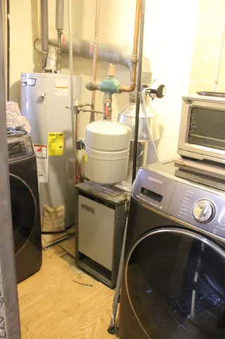 a house view with a outdoor space