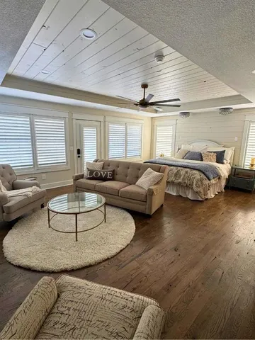 $1,799,000 | 560 Lake Viking Terrace, Gallatin, MO 64640