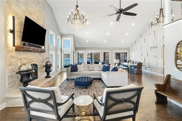 $1,799,000 | 560 Lake Viking Terrace, Gallatin, MO 64640