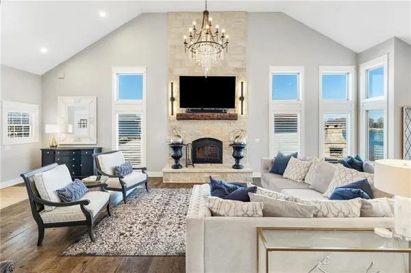 $1,799,000 | 560 Lake Viking Terrace, Gallatin, MO 64640