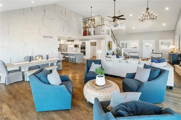 $1,799,000 | 560 Lake Viking Terrace, Gallatin, MO 64640