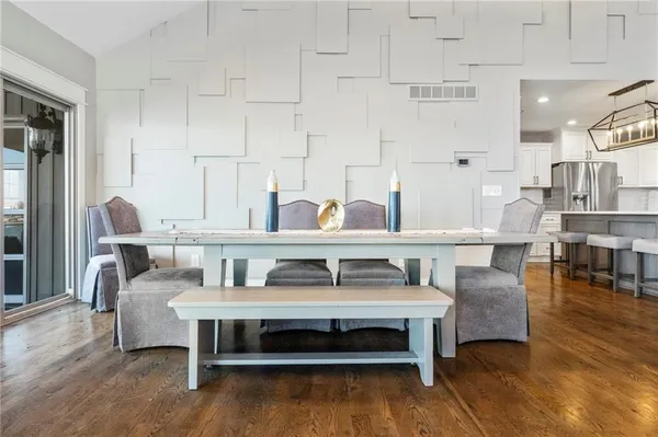 $1,799,000 | 560 Lake Viking Terrace, Gallatin, MO 64640