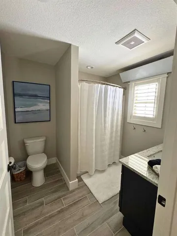 $1,799,000 | 560 Lake Viking Terrace, Gallatin, MO 64640